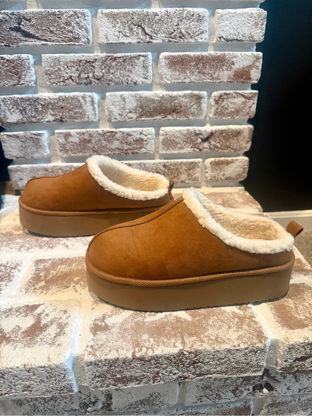 Old Navy Cozy Faux-Shearling Slip-On Platform Clog in Chestnut - Size 7